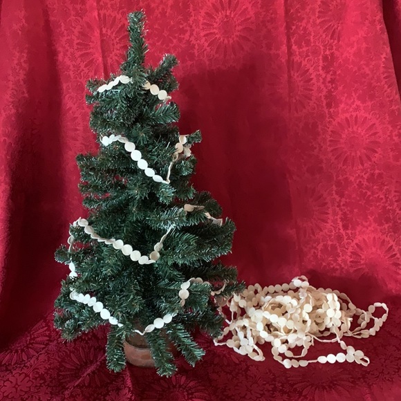 36 YARDS (108 ft) of 1/2” round off white felt trim / Christmas tree garland - Picture 6 of 9